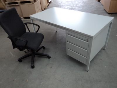 Schreibtisch GK 160 x 80, mit Unterbaucontainer