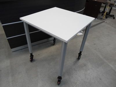 Arbeitstisch XP auf Rollen -  Gestell Rundrohr R 60 
