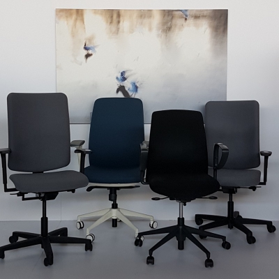 4 verschiedene gebrauchte Bürodrehstühle in unterschiedlichen Farben