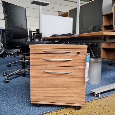 kleiner Rollcontainer in Nussbaum mit 1 Schub und einem Hängeregisterschub