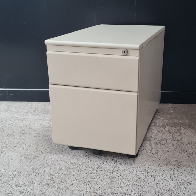 kleiner gebrauchter Rollcontainer in beige mit 2 Schubladen