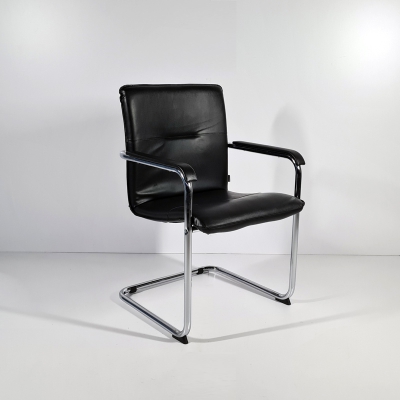Leder Freischwinger in schwarz mit Chromgestell
