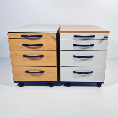 zwei Rollcontainer von Assmann in Buche Dekor mit blauen Griffen