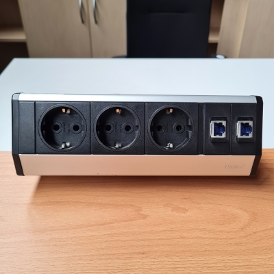 Tischsteckdose EVOline mit 3 Schukosteckdosen und 2 RJ45 Anschlüssen