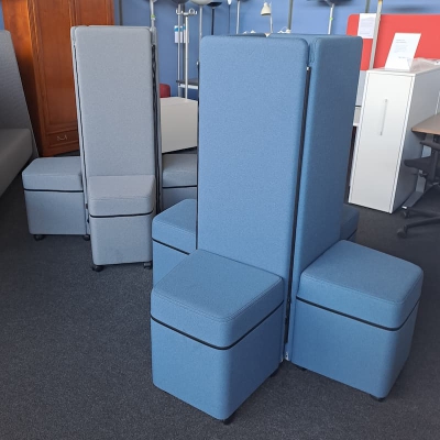 Akustik Sitzmöbel in blau und grau von Götessons