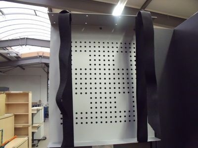 gebrauchte CPU-Halterung in Alusilber mit flexiblen Band zum unterschrauben unter die Tischplatte