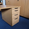 Schreibtisch mit Standcontainer in Buche