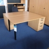 Schreibtisch mit Standcontainer in Buche