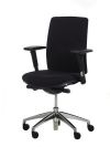 Bürodrehstuhl mit Lordosenstütze, Sitztiefenverstellung und Armlehnen
