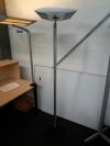 Stehleuchte für Büro