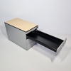 viele Steelcase Rollcontainer in Reihen
