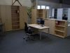Kompletter Arbeitsplatz XP mit Schreibtisch, Aktenschrank, Regal und Sideboards