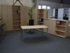 Kompletter Arbeitsplatz XP mit Schreibtisch, Aktenschrank, Regal und Sideboards